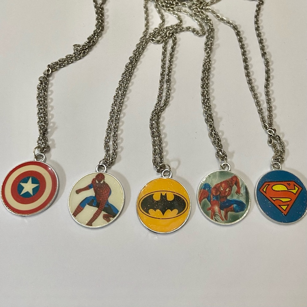 Vintage, 5-pc of Marvel Pendant Necklaces - Picture 9 of 11